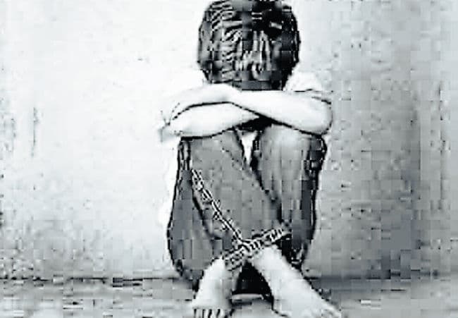 समाज, स्कूल व सरकारें इधर भी ध्यान दें