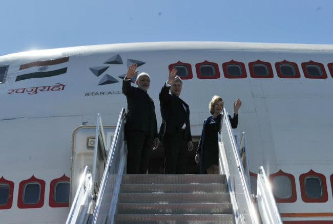 तीन देशों की यात्रा के बाद स्‍वदेश लौटे प्रधानमंत्री नरेंद्र मोदी