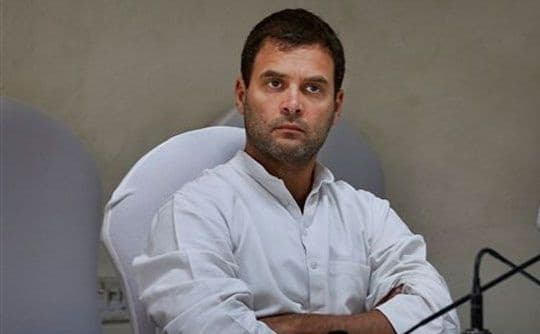 किसान रैली से पहले राहुल ने किसानों से मुलाकात की