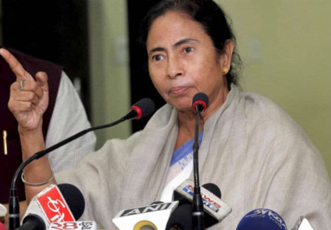 दबाव के आगे नहीं झुकेंगे : ममता बनर्जी