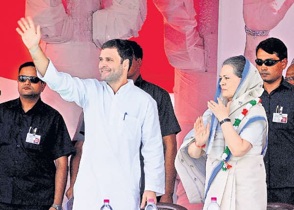 वक्त के तकाजे से बेखबर पार्टियां