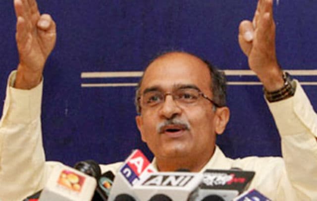 प्रशांत भूषण का आशीष खेतान पर कॉरपोरेट से पैसा लेकर स्टोरी करने का आरोप