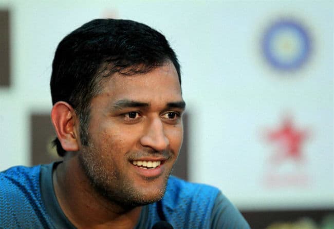 महेंद्र सिंह धौनी की याचिका पर मोबाइल कंपनी मैक्स मोबिलिंक के सीएमडी को नोटिस