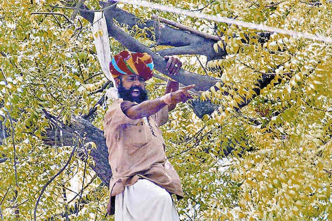 मृत्यु किसान की या जनसंवेदनाओं की?