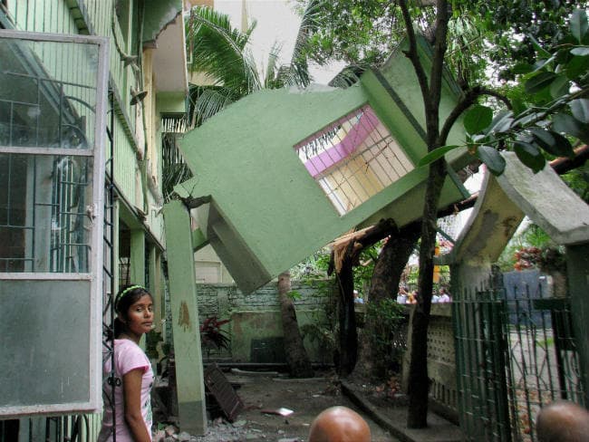 भूकंप से बंगाल में 3 मरे, 69 जख्मी