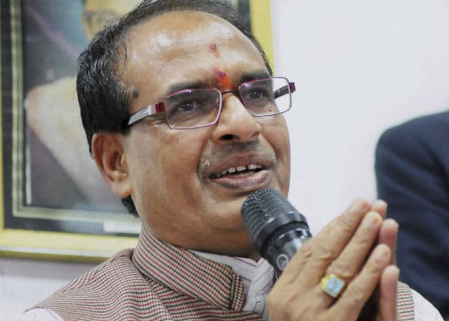 क्या सोनिया ने दिग्विजय को मेरी छवि धूमिल करने का काम सौंप रखा है : शिवराज सिंह चौहान