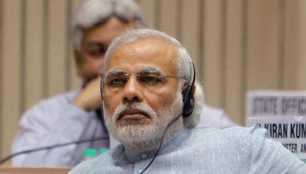 नरेंद्र मोदी ने अपना वेतन प्रधानमंत्री राहत कोष में दान किया