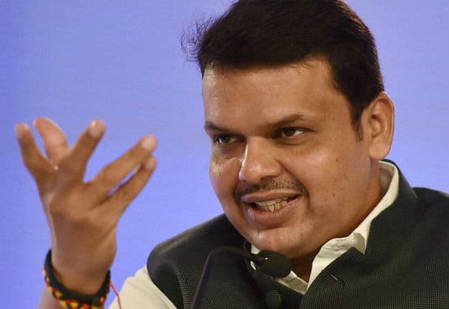 मुंबई को वैश्विक निवेश का केंद्र बनाने का प्रयास कर रहे हैं देवेंद्र फडणवीस