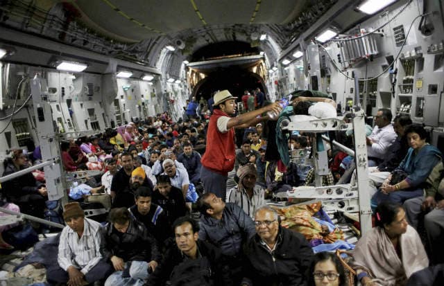 नेपाल में मृतकों की संख्या 6000 के पार, पीएम कोइराला पर फूटा लोगों का गुस्सा