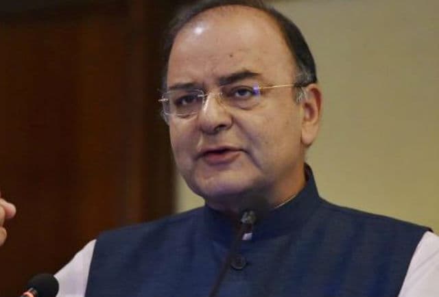 जेटली का कांग्रेस पर पलटवार, कहा आपके नेता तो कहां जाते हैं कुछ पता भी नहीं चलता