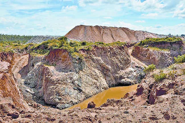 चंचाल पहाड़ का अस्तित्व खतरे में