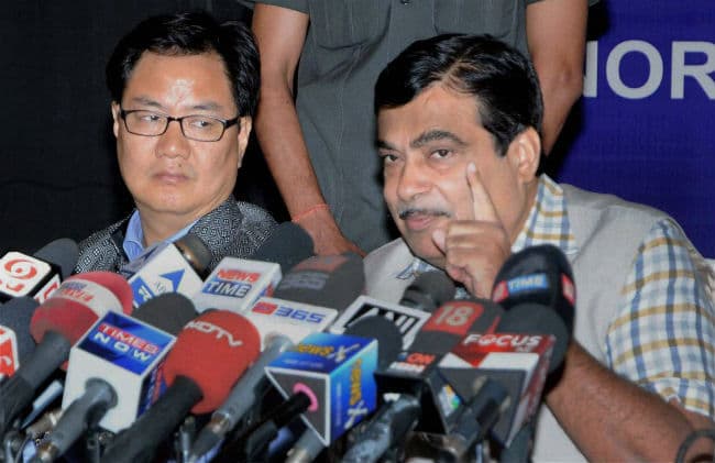 पूर्वोत्तर में 20,000 करोड रुपये की सड़क परियोजनाओं पर होगा काम : गडकरी