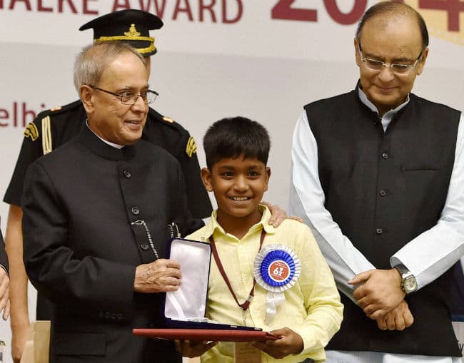 फिल्म उद्योग को बाजार से आगे देखना चाहिए : प्रणब मुखर्जी