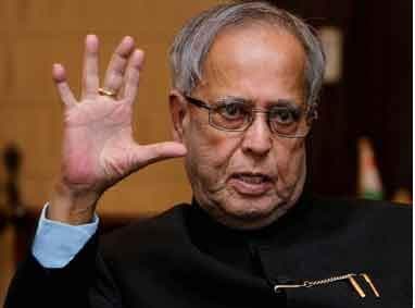 फिल्म उद्योग को बाजार से आगे देखना चाहिए: प्रणब मुखर्जी