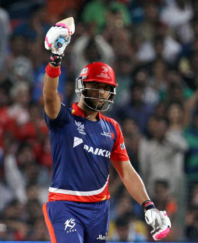 अंतत: चला युवराज सिंह का बल्ला, उगले 57 रन