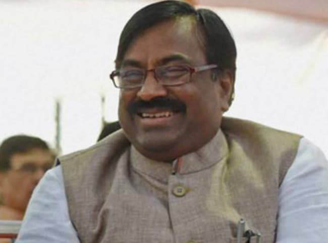 महाराष्ट्र के वित्त मंत्री ने प्रधानमंत्री बीमा सुरक्षा योजना के लिए बैंकों से की मुलाकात