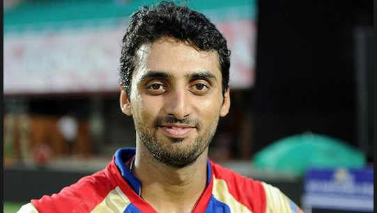 RCB के तेज गेंदबाज श्रीनाथ अरविंद ने चार विकेट लेने के बाद कहा, मुझे मिशेल स्टार्क ने काफी कुछ सिखाया