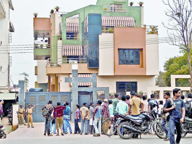 झारखंड आवास बोर्ड ने महेंद्र सिंह धौनी को भेजा नोटिस