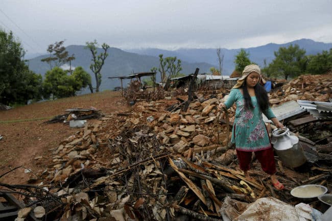 भूकंप के झटकों से आज एक बार फिर हिला नेपाल, मृतकों की संख्‍या 8000 के पार