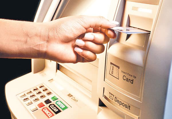सोच-समझ कर एटीएम से पैसा निकालें, नहीं तो कटेगी जेब