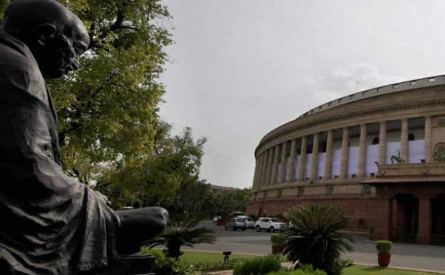 लोकसभा में पेश हुआ जमीन अधिग्रहण बिल, कांग्रेस ने कहा, नहीं होने देंगे पास