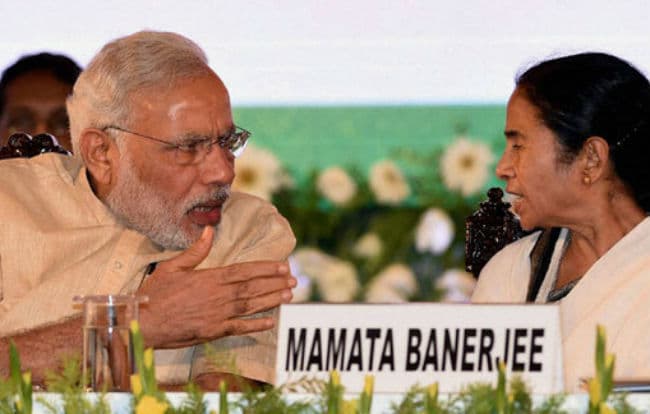 नरेंद्र मोदी-ममता बनर्जी के बीच मिट रही दूरियों पर कांग्रेस ने उठाये सवाल