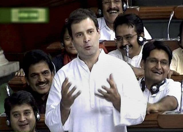 राहुल का मोदी सरकार पर वार, कहा चोर अब दिन में आते हैं और सूट-बूट में आते हैं