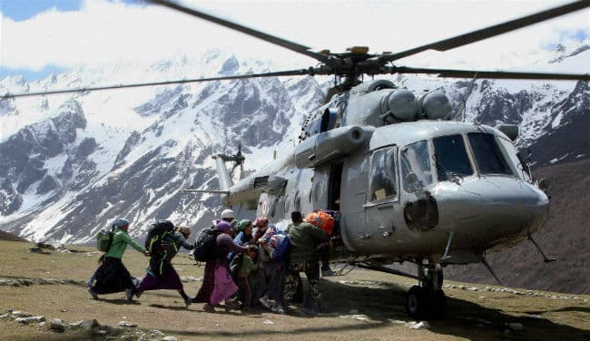 भूकंप से फिर कांपा नेपाल, भारतीय वायु सेना का राहत और बचाव जारी