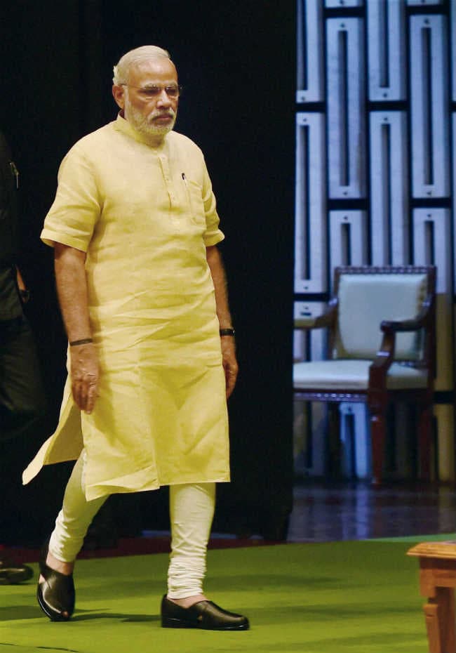 नरेन्द्र मोदी खुद को ''रॉक स्टार'' समझते हैं : अजित