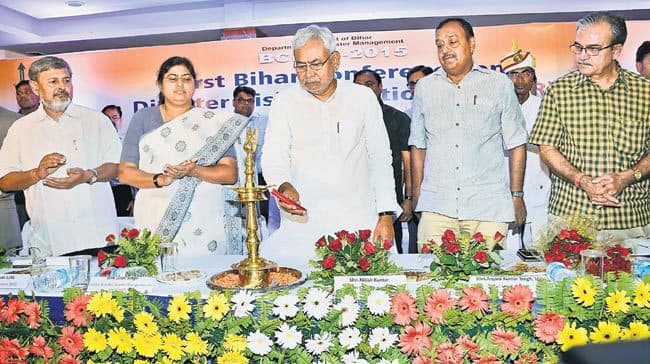 भूकंपरोधी मकान नहीं बनाना अपराध : नीतीश कुमार