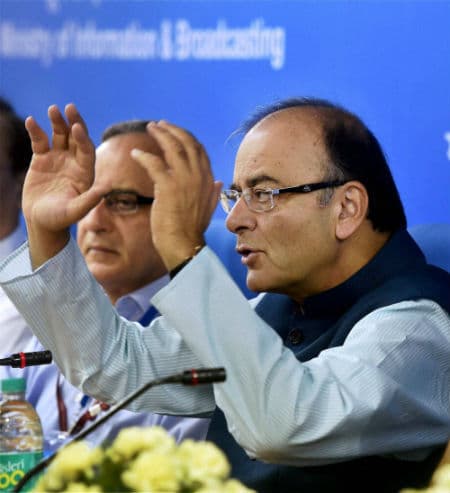 प्रधानमंत्री बीमा योजना में बढ़ी लोगों की रूचि, अब तक करोड़ों पॉलिसियां बिकीं : जेटली