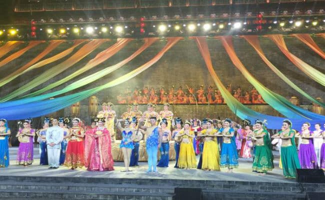 शियान सिटी में शानदार स्वागत और रात्रि भोज के बाद मोदी बीजिंग रवाना हुए