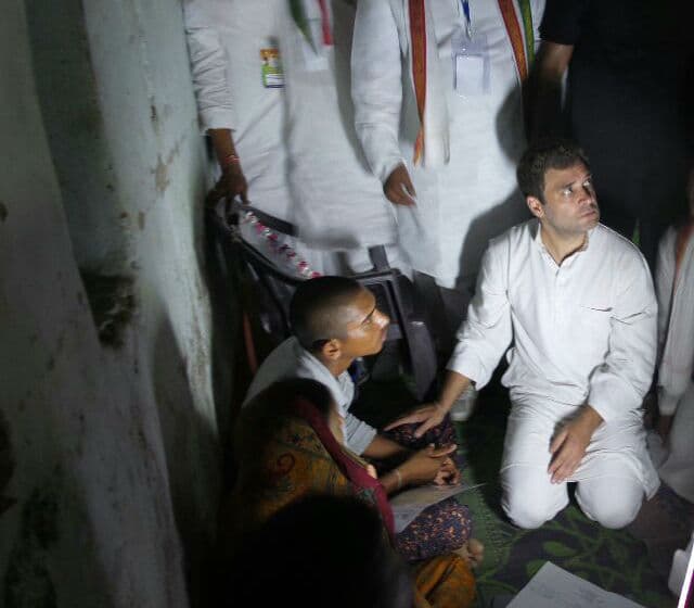 तेलंगाना में राहुल गांधी की पदयात्रा शुरू, मृतक किसान के बेटे को दिया 2 लाख रुपये का चेक