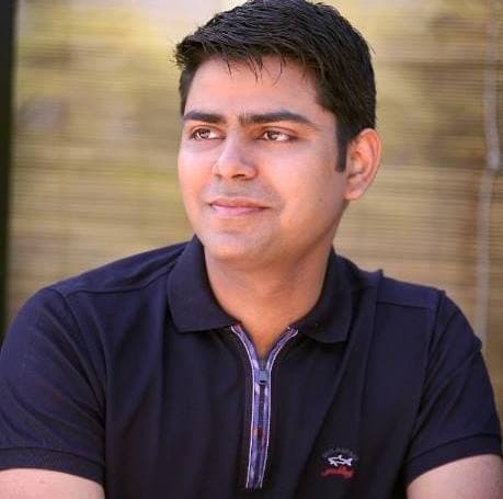 हाउसिंग डॉट कॉम  के सीइओ राहुल यादव ने दी जोमैटा और ओला के सीईओ को शेयर बांटने की चुनौती