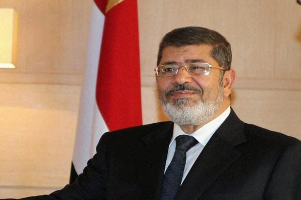 मौत की सजा सुनाये जाने के वक्त भी मुट्ठियां भींच रहे थे मिस्त्र के पूर्व राष्ट्रपति मोहम्मद मोर्सी