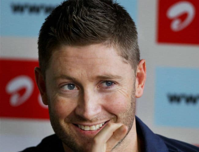 क्लार्क ने कहा, पीटरसन के बिना इंग्लैंड की टीम कमजोर