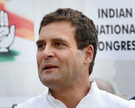 लखनऊ से अमेठी रवाना हुए राहुल गांधी, किसानों से करेंगे मुलाकात