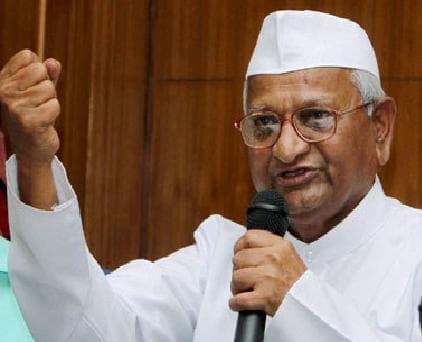 अब नयी गाड़ी में सफर तय करेंगे अन्ना, पुरानी एसयूवी 9.11 लाख में हुई नीलाम