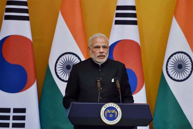 मोदी ने कोरिया में भरी हुंकार, कहा - मैं पत्थर पर लकीर खींचना जानता हूं