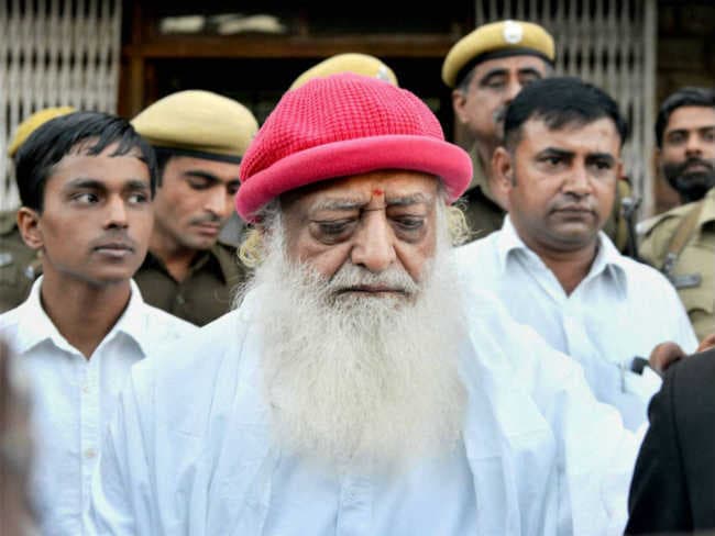 आसाराम मामला : पुलिस ने लड़की का मैट्रिक प्रमाणपत्र सौंपा