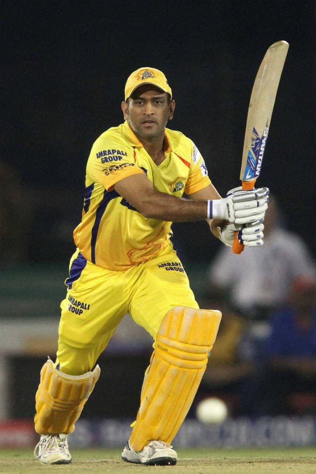 कल महेंद्र सिंह धौनी और विराट कोहली के बीच कप्तानी का मुकाबला