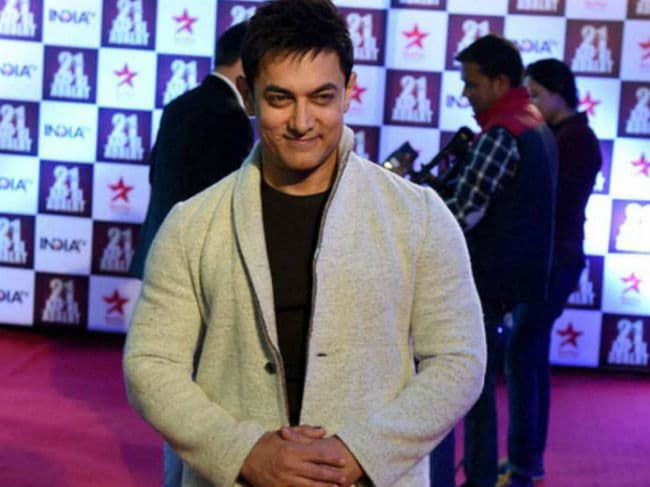 आमिर की पत्नी का किरदार निभायेंगी मल्लिका शेरावत!