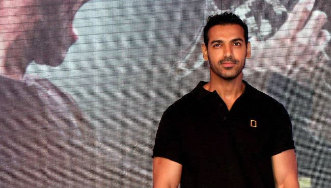 ''हेरा-फेरी 3'' जॉन अब्राहम संग रोमांस करेंगी नेहा शर्मा