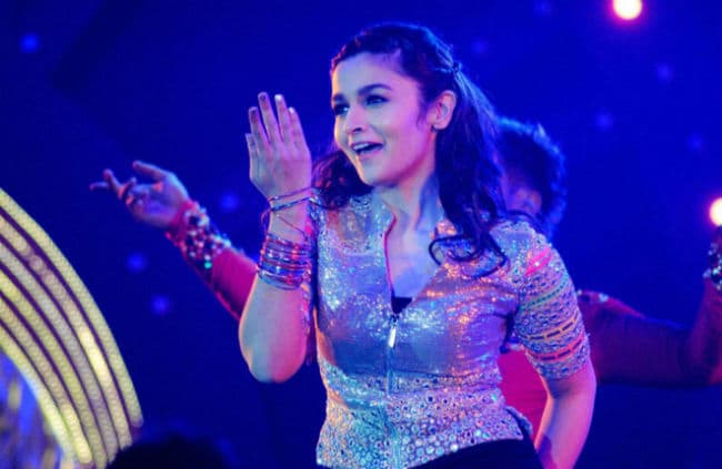 ''स्‍टूडेंट'' आलिया भी हो गई ''क्‍वीन'' कंगना की फैन, कहा- ''...जबरदस्‍त''