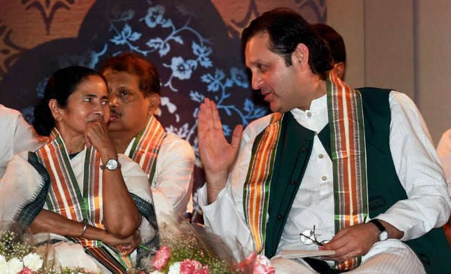 ममता ने पाक और बांग्लादेश के साथ संबंध सुधारने का आह्वान किया