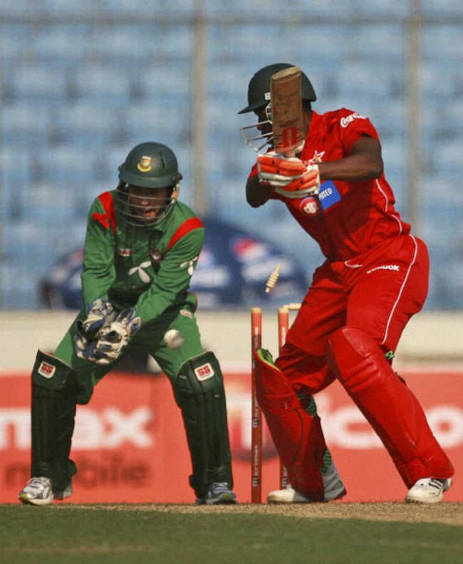 गद्दाफी स्टेडियम के बाहर विस्फोट के बावजूद जिंबाब्वे रद्द नहीं करेगा पाकिस्तान दौरा