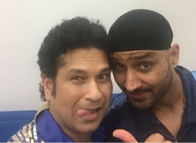 सचिन पर चढ़ा सेल्फी का नशा, देखें वीडियो