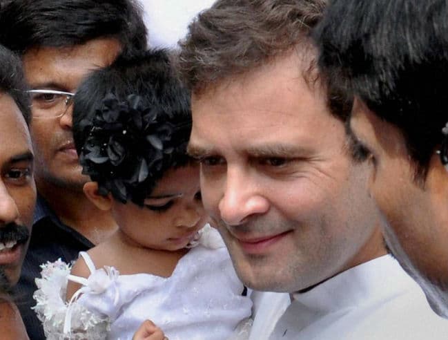 किसानों की जमीन हथियाने की नरेंद्र मोदी को गजब की जल्‍दी है : राहुल गांधी