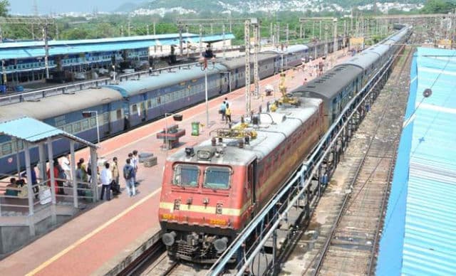अगले हफ्ते से पटरियों में दौड़ सकती है सेमी हाइस्पीड ट्रेन