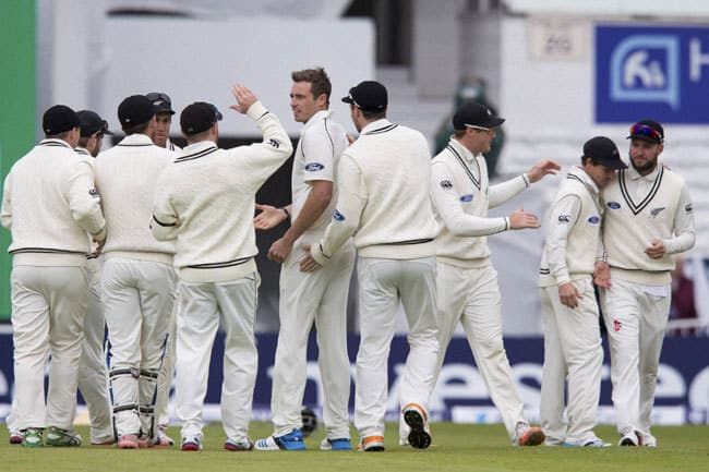 न्यूजीलैंड ने इंग्लैंड को 199 रन से हराया, श्रृंखला 1-1 से बराबर